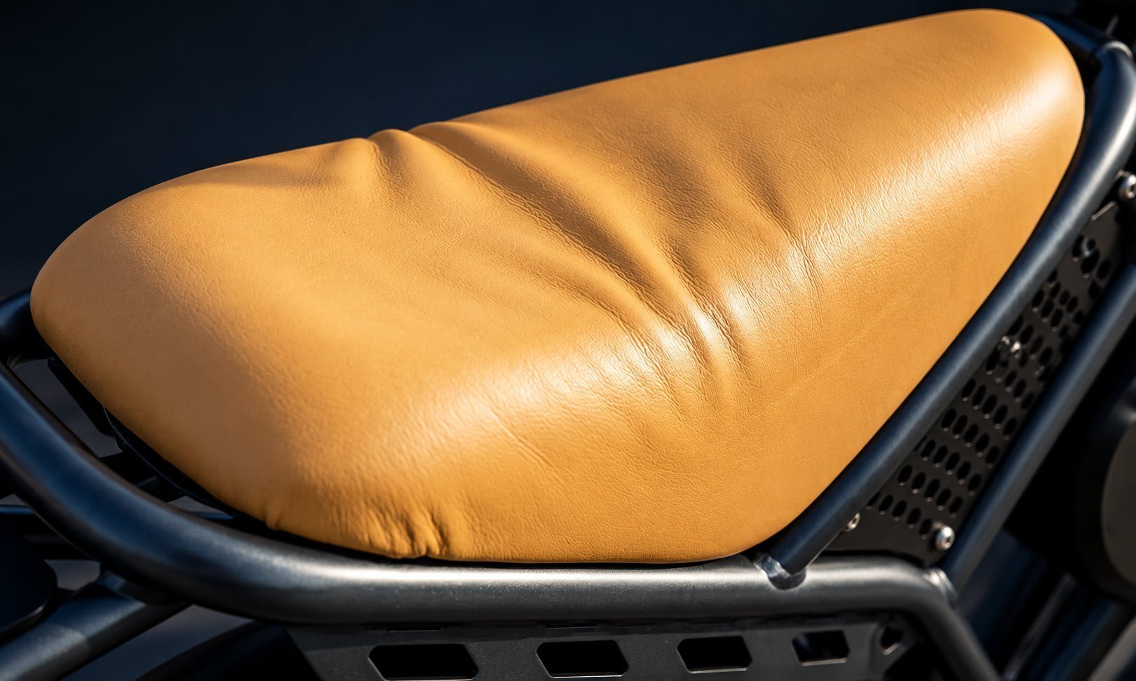 QS7 thick padded comfort saddle